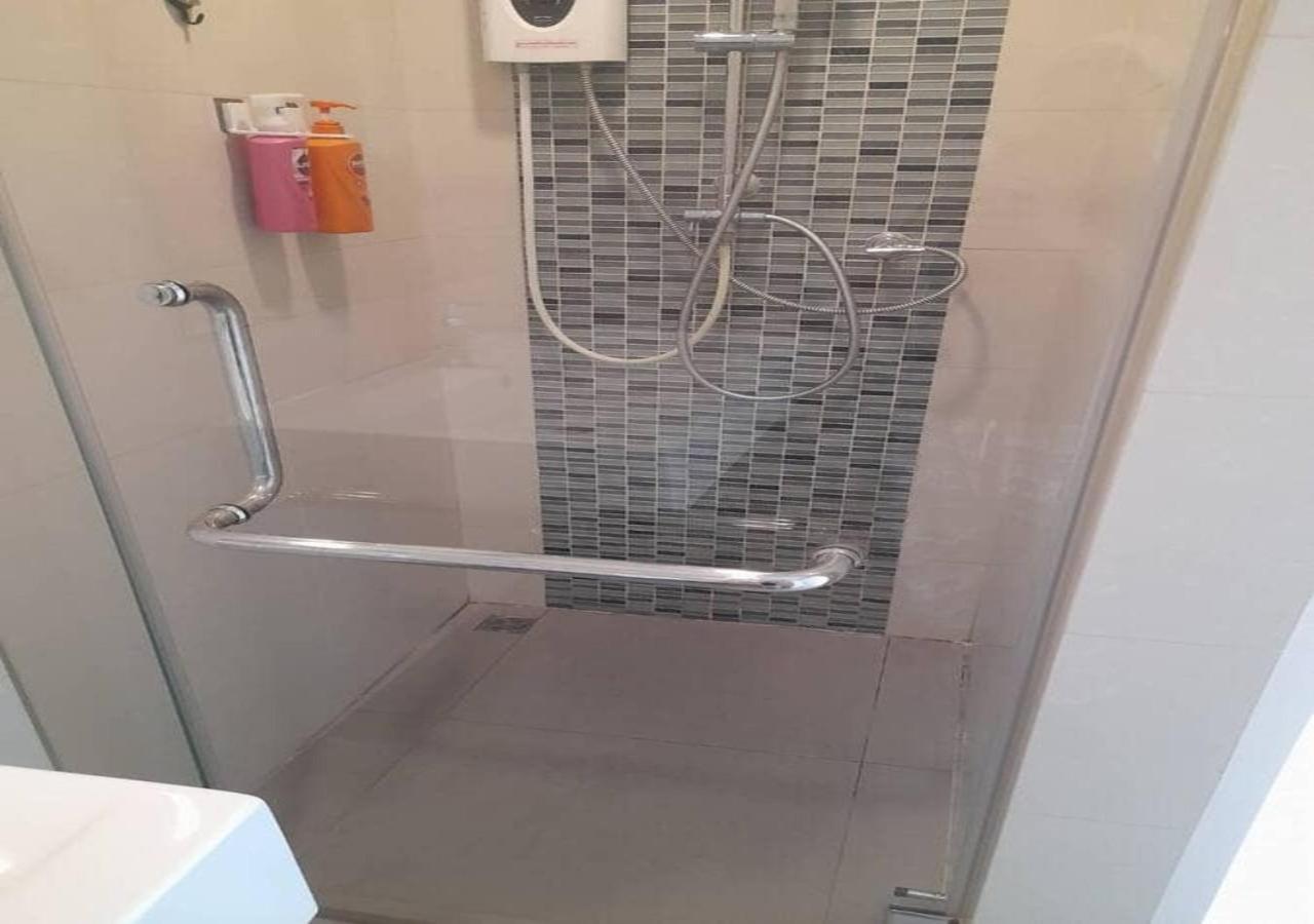 Ban Khlong Samrong Rent-Sale คอนโดสุขุมวิท 1ห้องนอน 1ห้องน้ำ ใกล้ Bts อุดมสุข מראה חיצוני תמונה